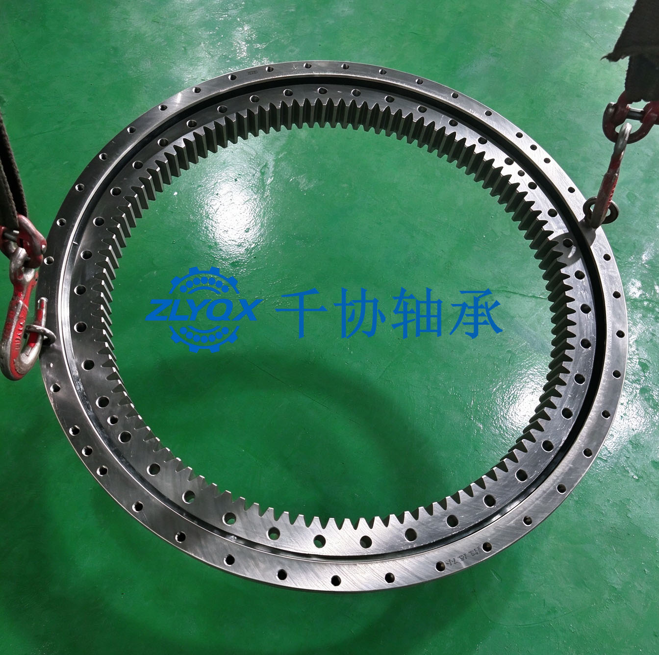 什么是交叉滚子轴承预紧？预紧过大和预紧不足分别有什么危害？